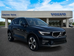 2025 Volvo XC40 Core SUV