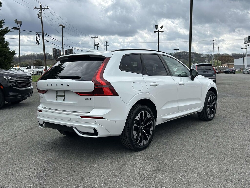New 2026 Volvo XC60 B5 Plus SUV
