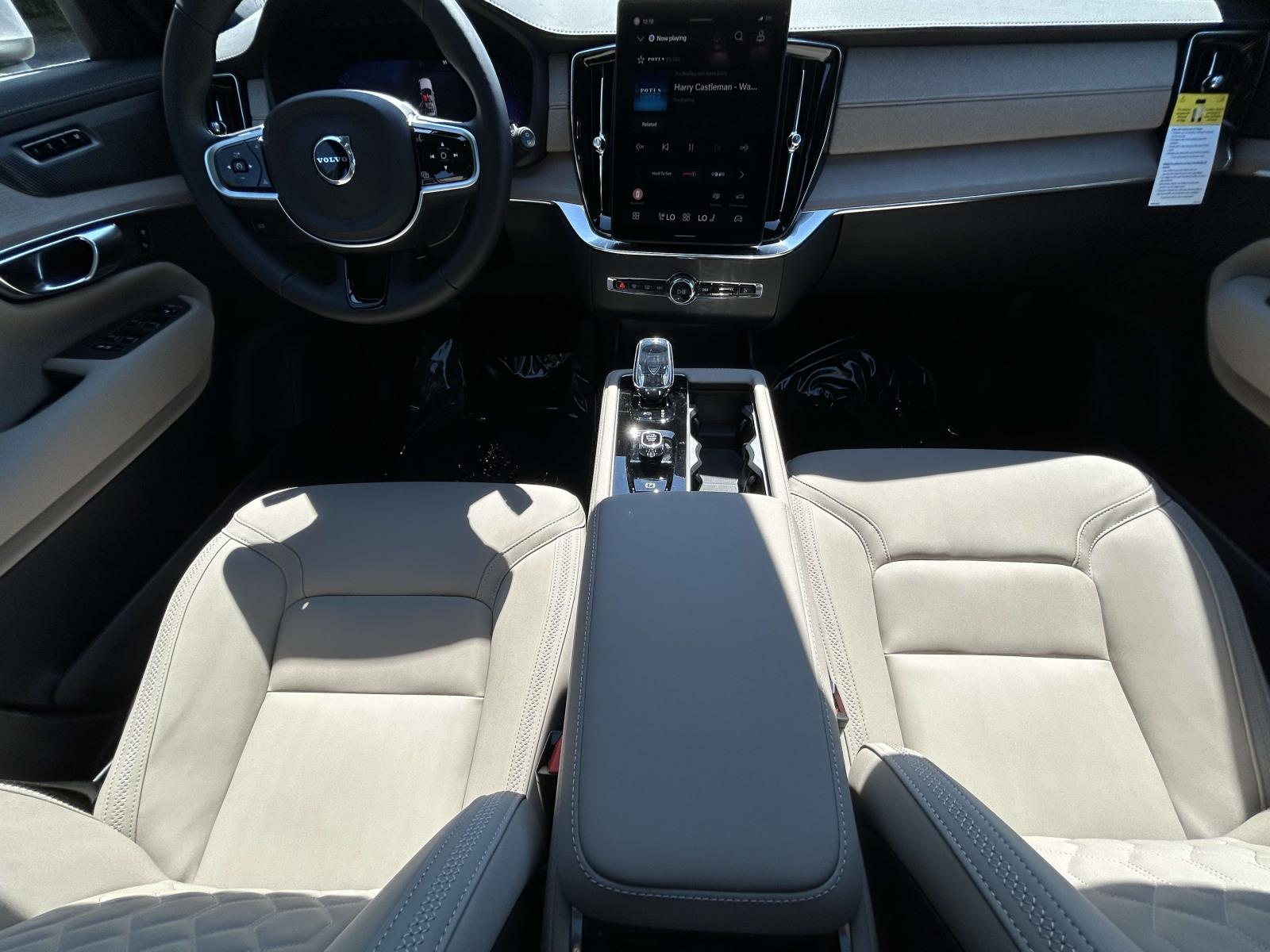 2026 Volvo XC90 Plus - Photo 13
