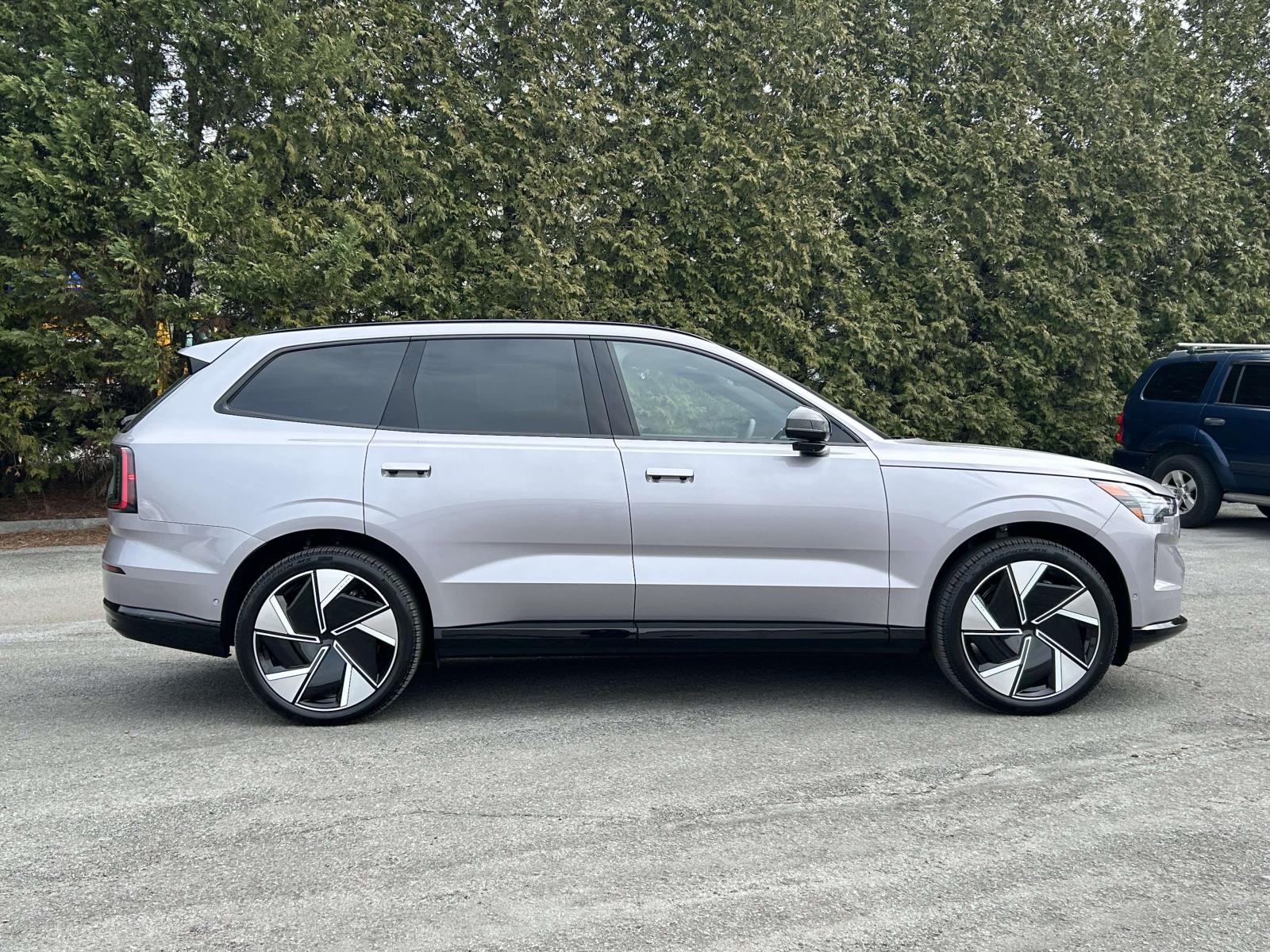 Used 2026 Volvo EX90 Ultra with VIN 7JDDA3VL4TG060529 for sale in Knoxville, TN