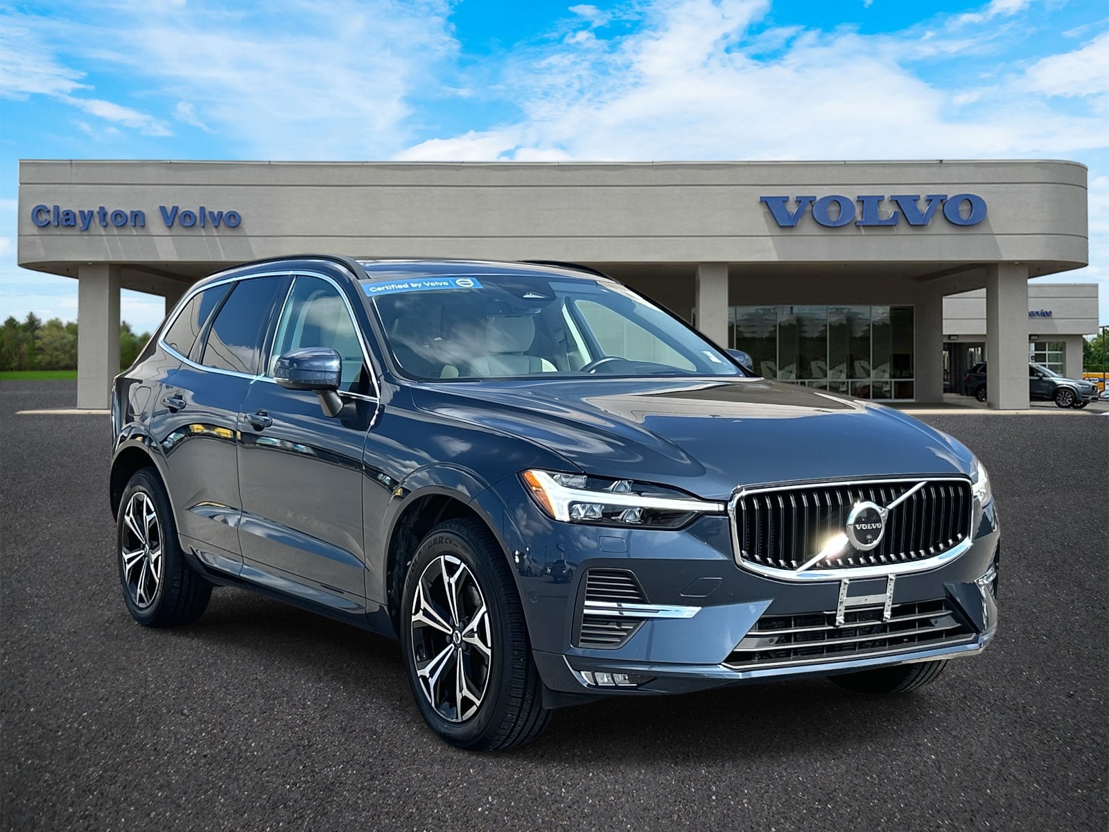 2022 Volvo XC60 B5 AWD Momentum