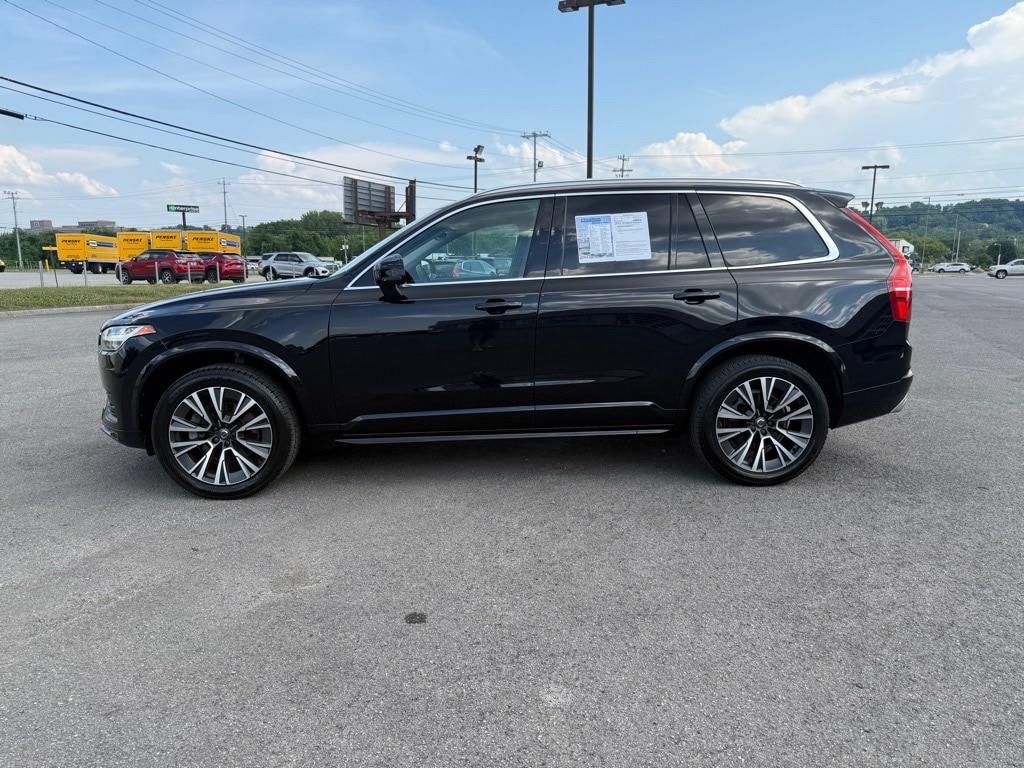2021 Volvo XC90 T6 AWD Momentum photo 4
