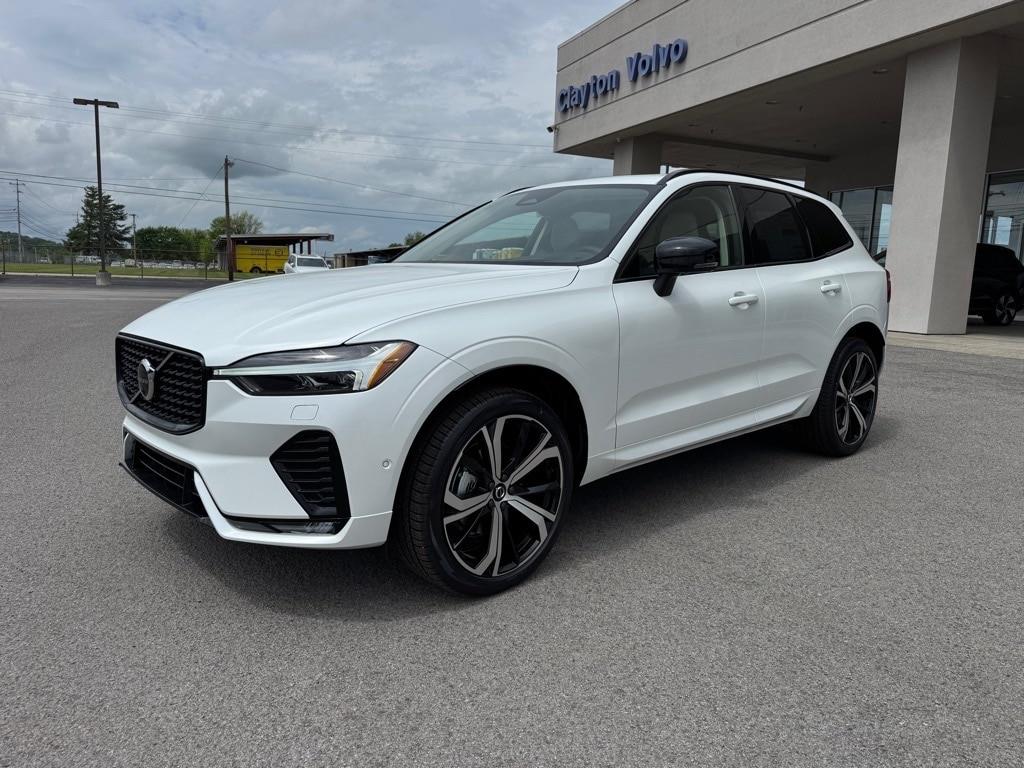 2025 Volvo XC60 B5 photo 3