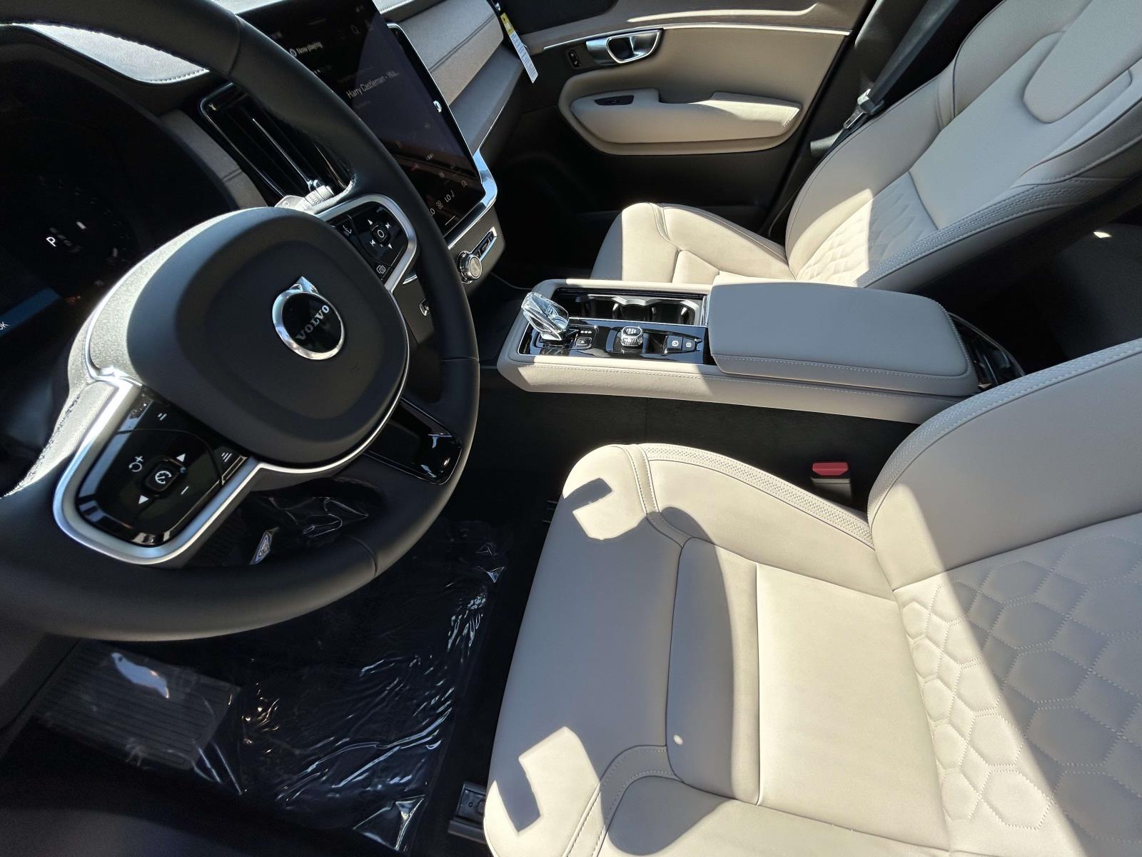 2026 Volvo XC90 Plus - Photo 10