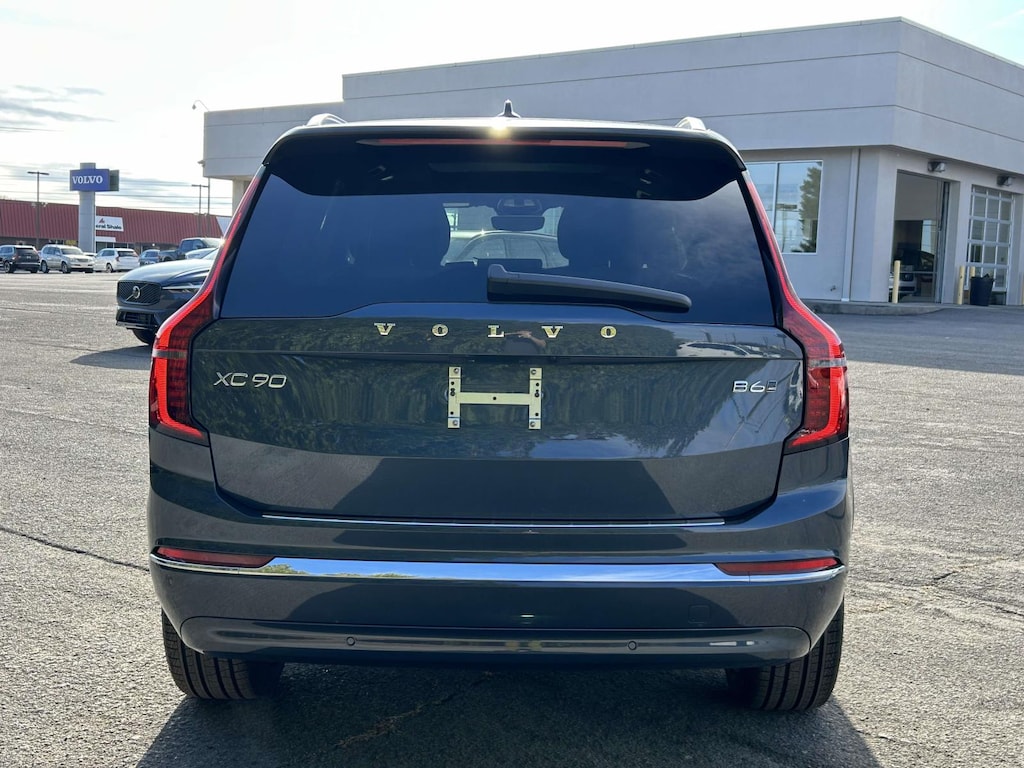 New 2026 Volvo XC90 B6 Core SUV