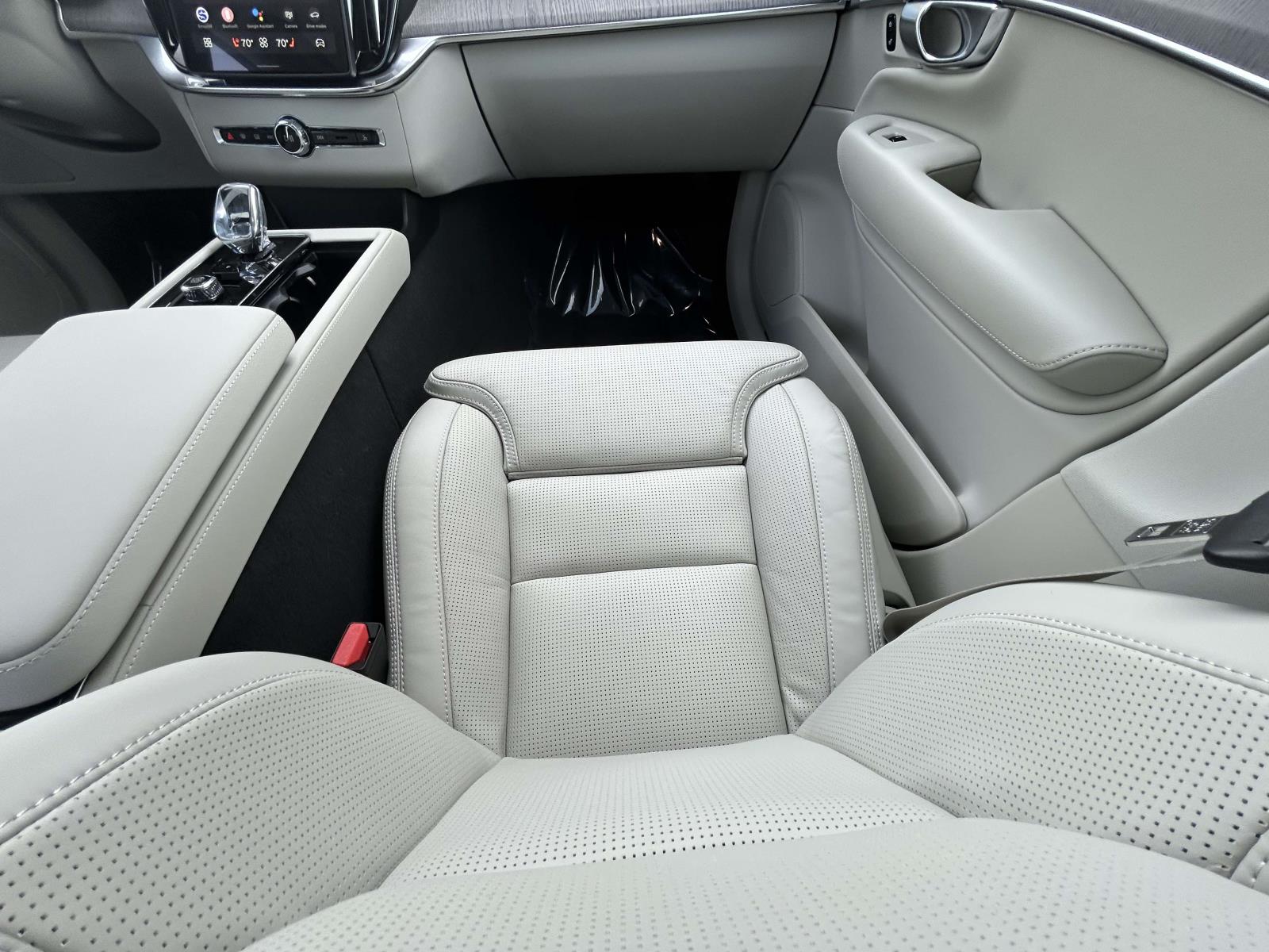2026 Volvo XC90 Ultra - Photo 16