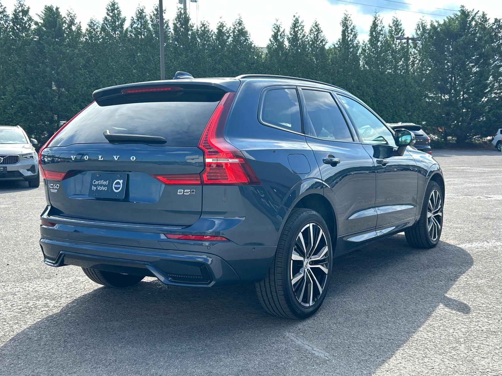 2024 Volvo XC60 B5 Plus photo 3