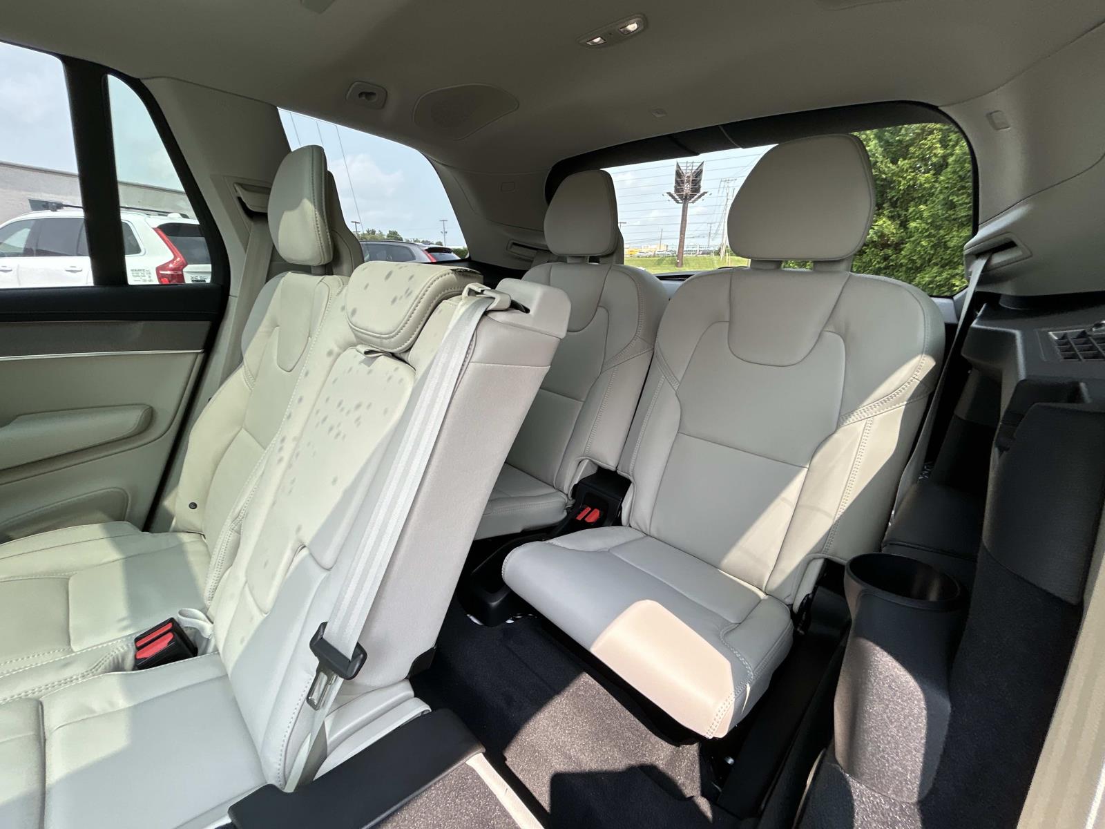 2026 Volvo XC90 Ultra - Photo 18
