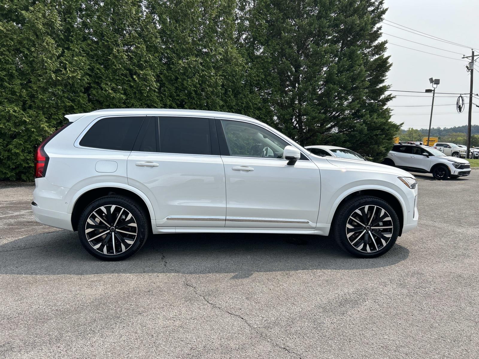 2026 Volvo XC90 AWD photo 2