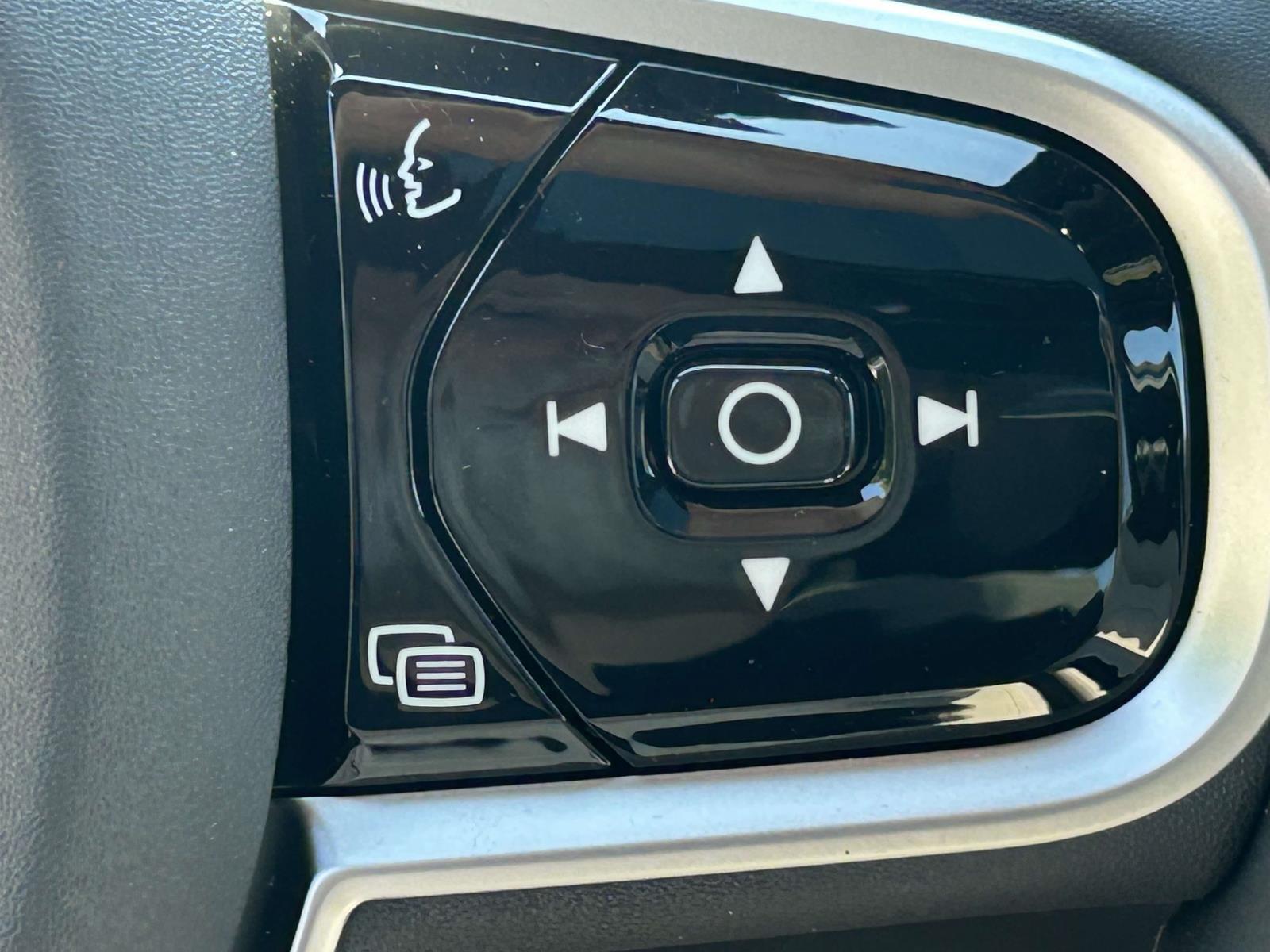 2026 Volvo XC90 Plus - Photo 24