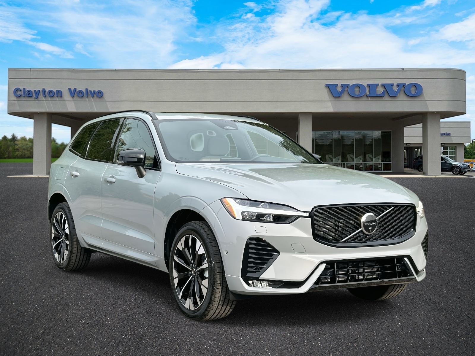 2026 Volvo XC60 Plus's photo