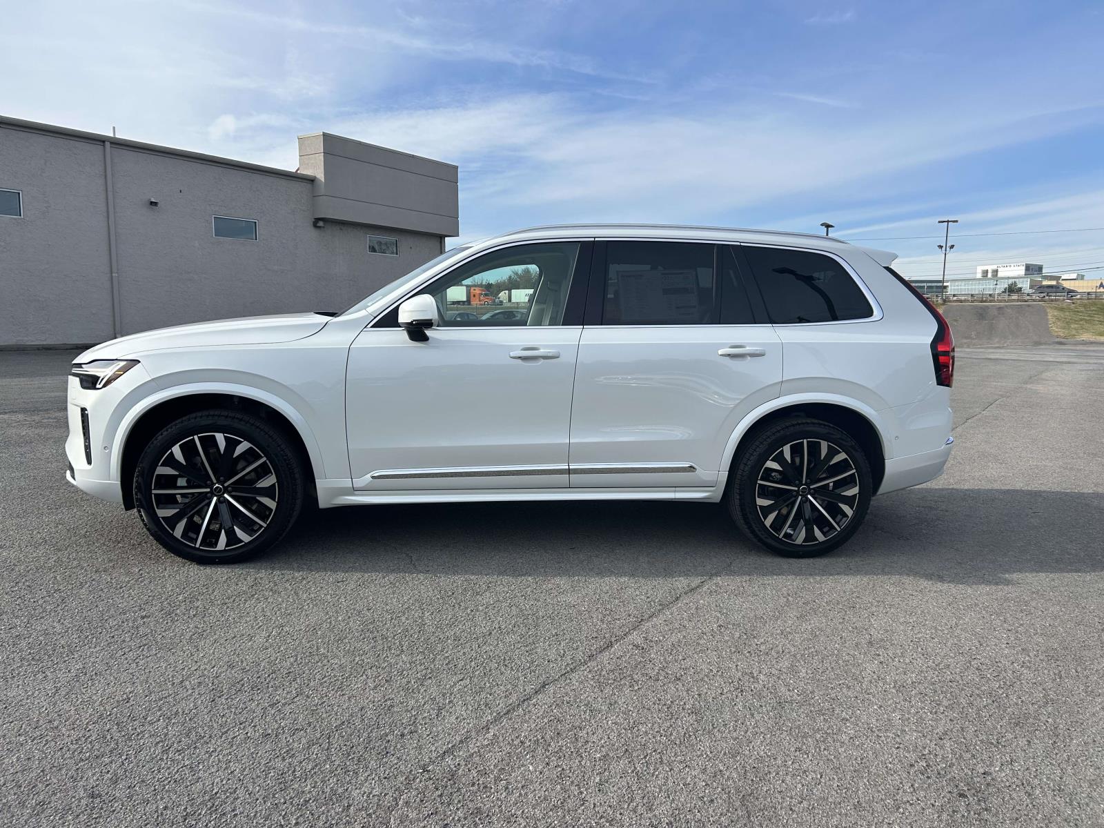 2026 Volvo XC90 Ultra - Photo 6