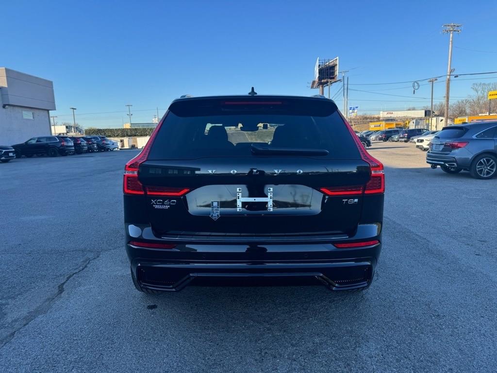 2025 Volvo XC60 Plus T8 photo 4