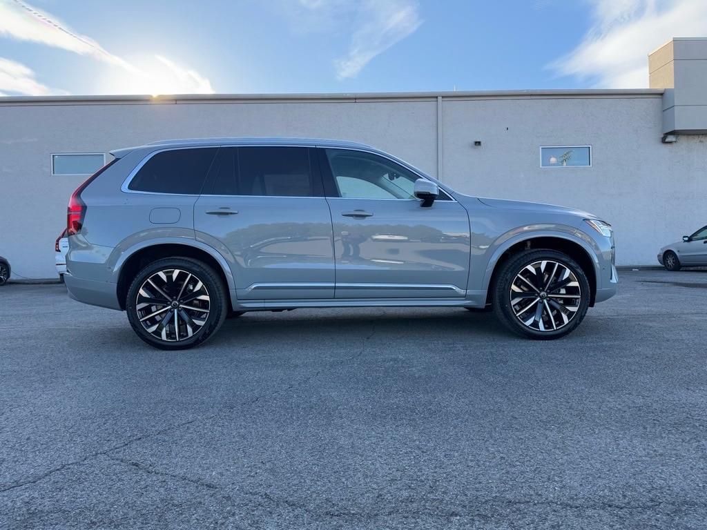 2025 Volvo XC90 Plus photo 2