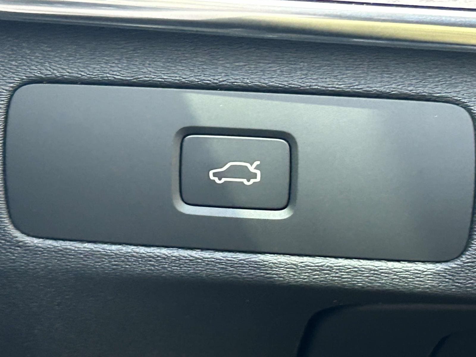 2026 Volvo XC90 Plus - Photo 21