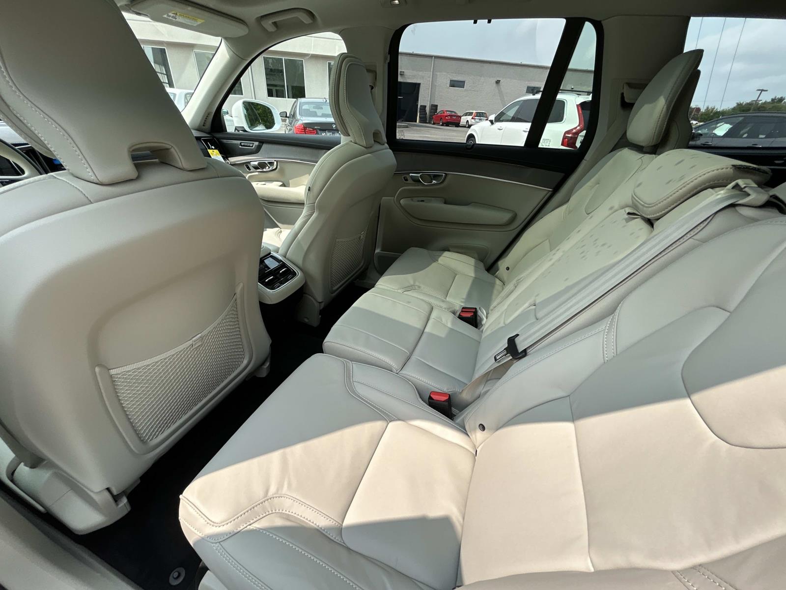 2026 Volvo XC90 Ultra - Photo 12