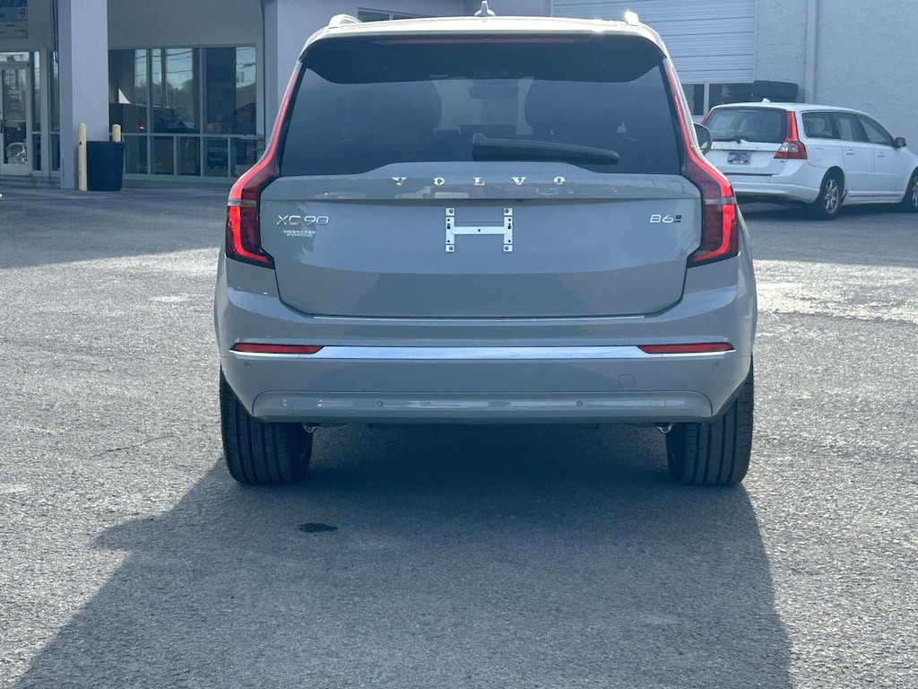 New 2026 Volvo XC90 B6 Plus 7-Seater SUV
