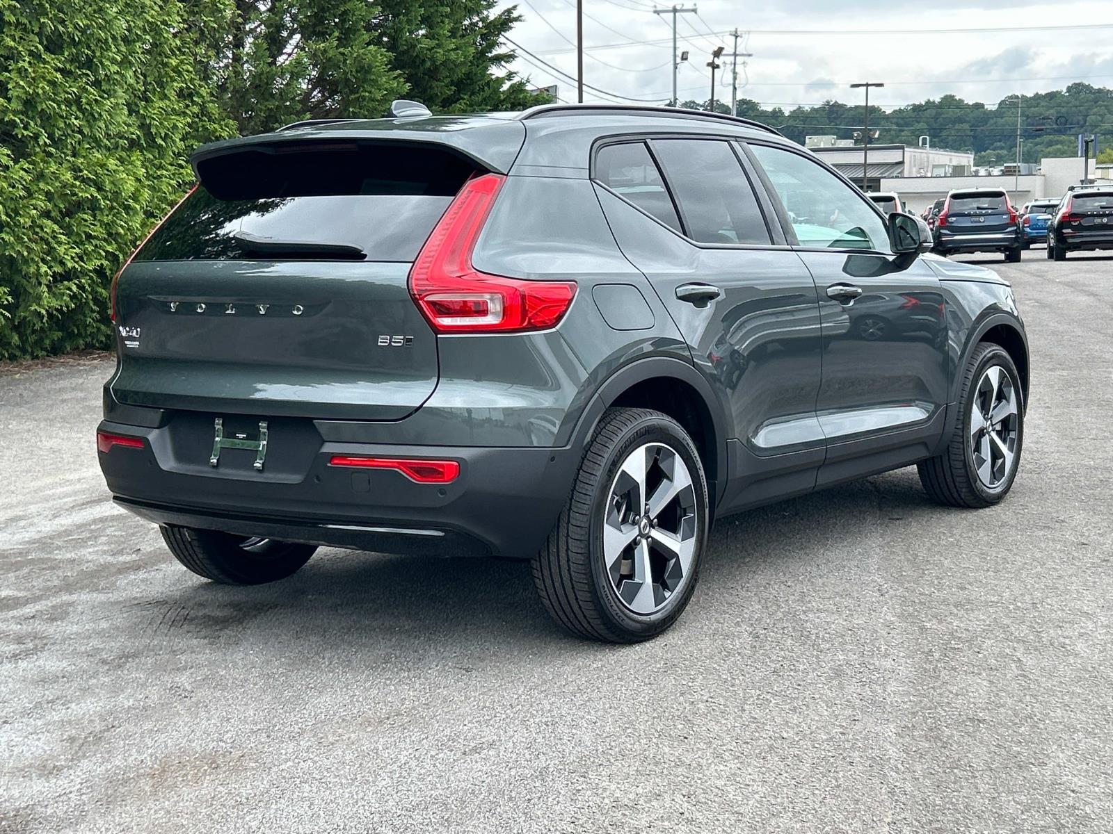 2026 Volvo XC40 Plus AWD photo 3