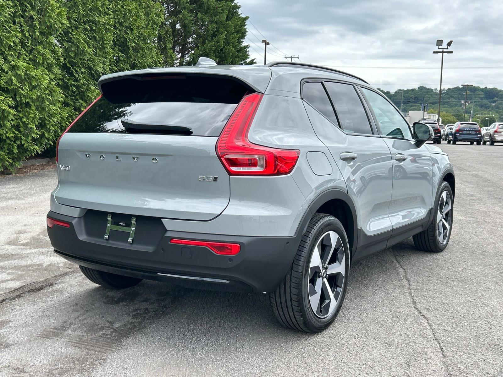 2026 Volvo XC40 Plus AWD photo 3