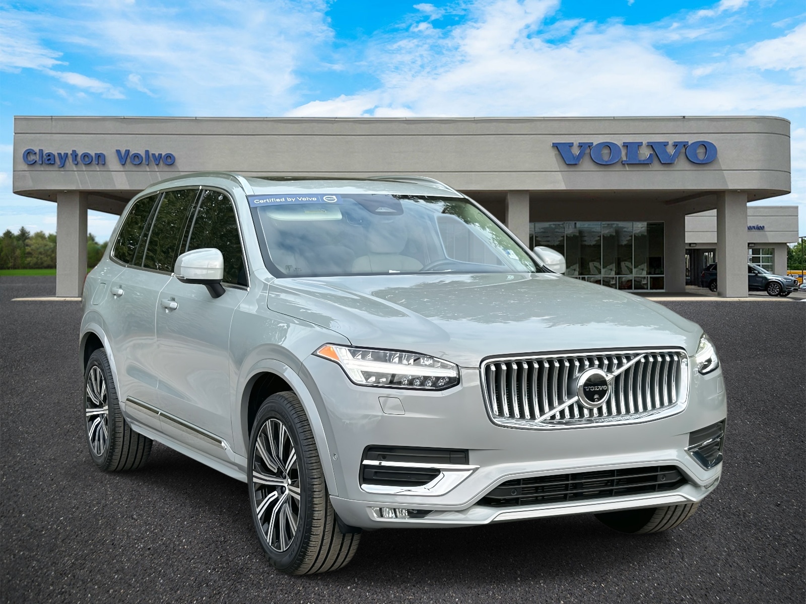 2024 Volvo XC90 Plus's photo