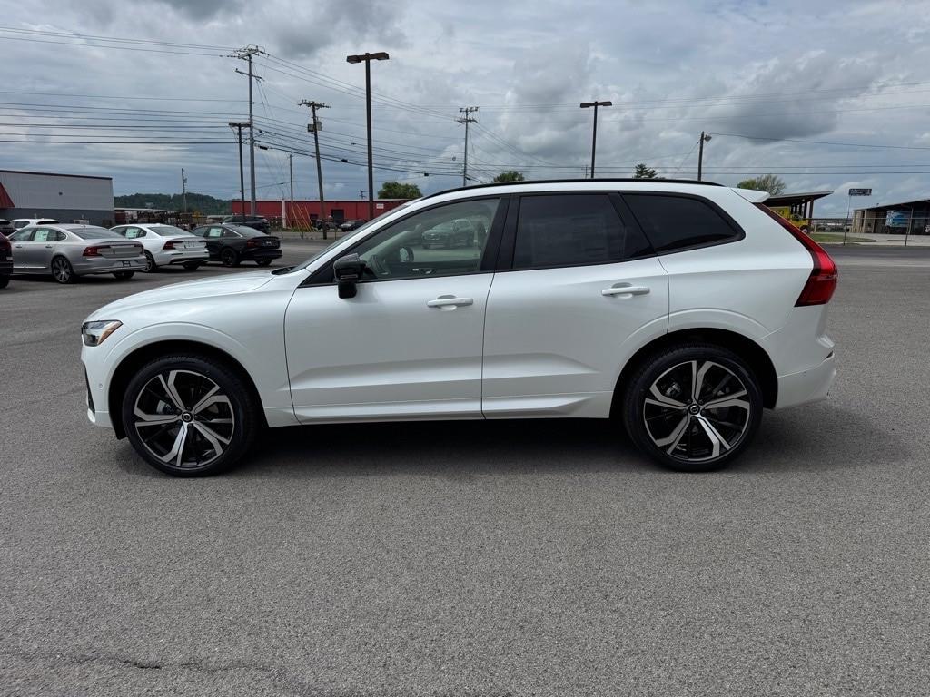 2025 Volvo XC60 B5 photo 4