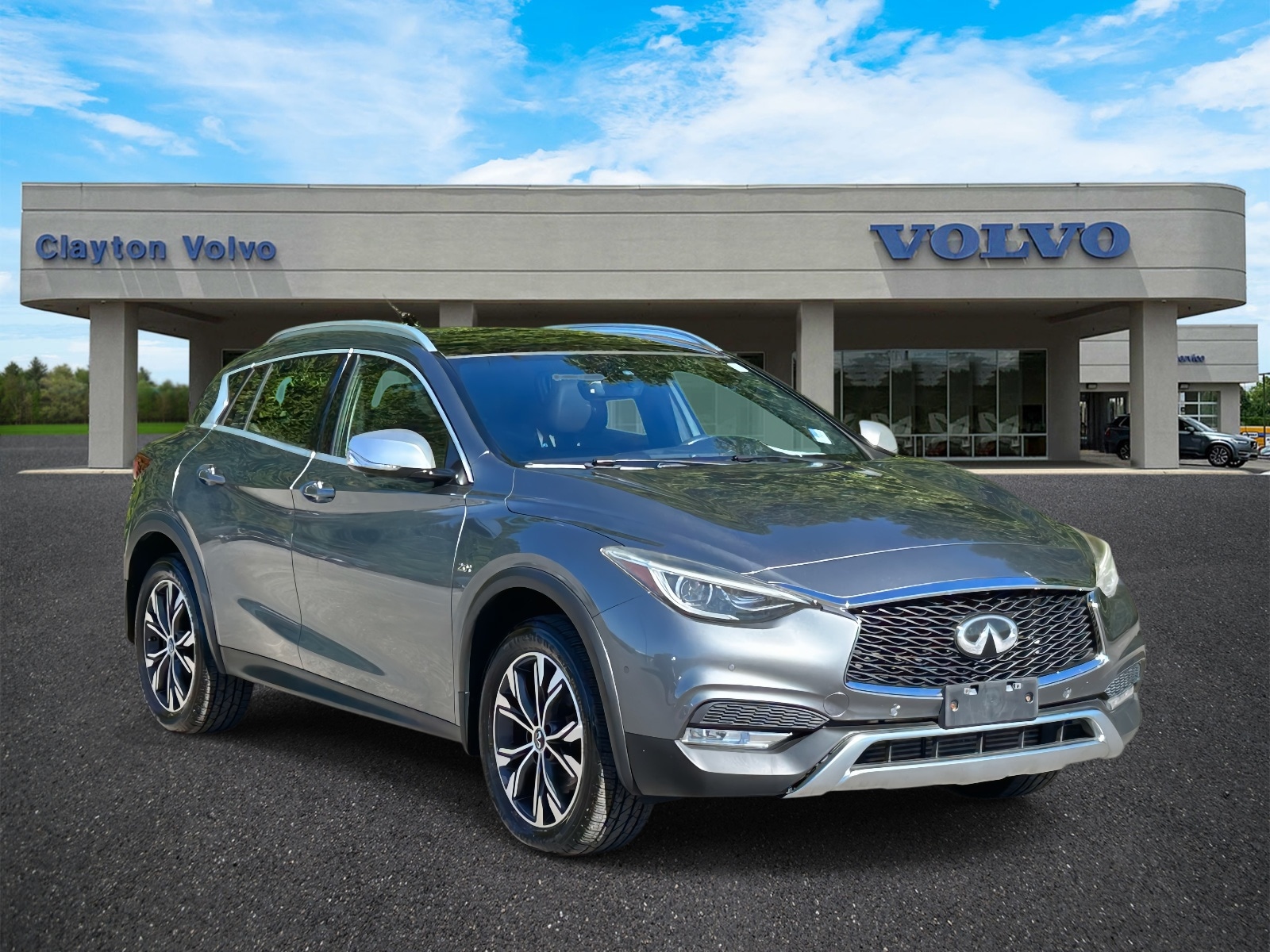 2018 INFINITI QX30 ESSENTIAL