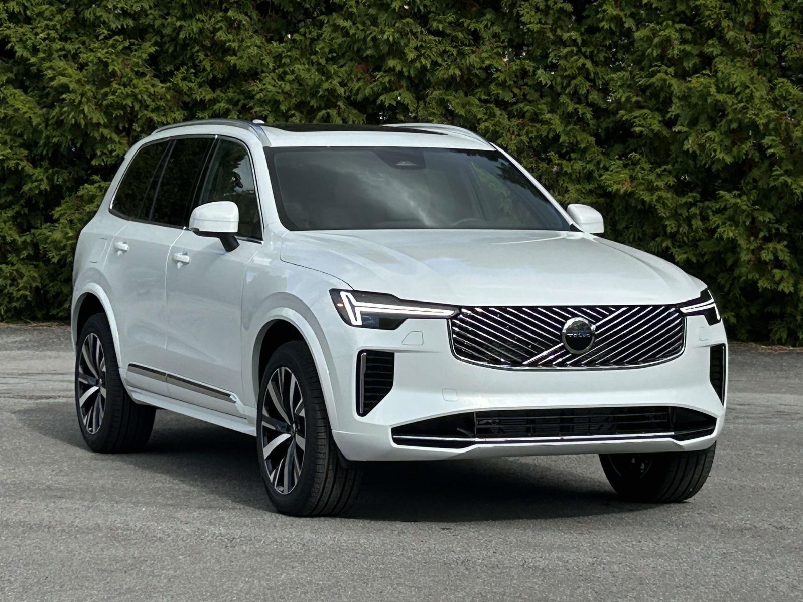 2026 Volvo XC90 Core's photo