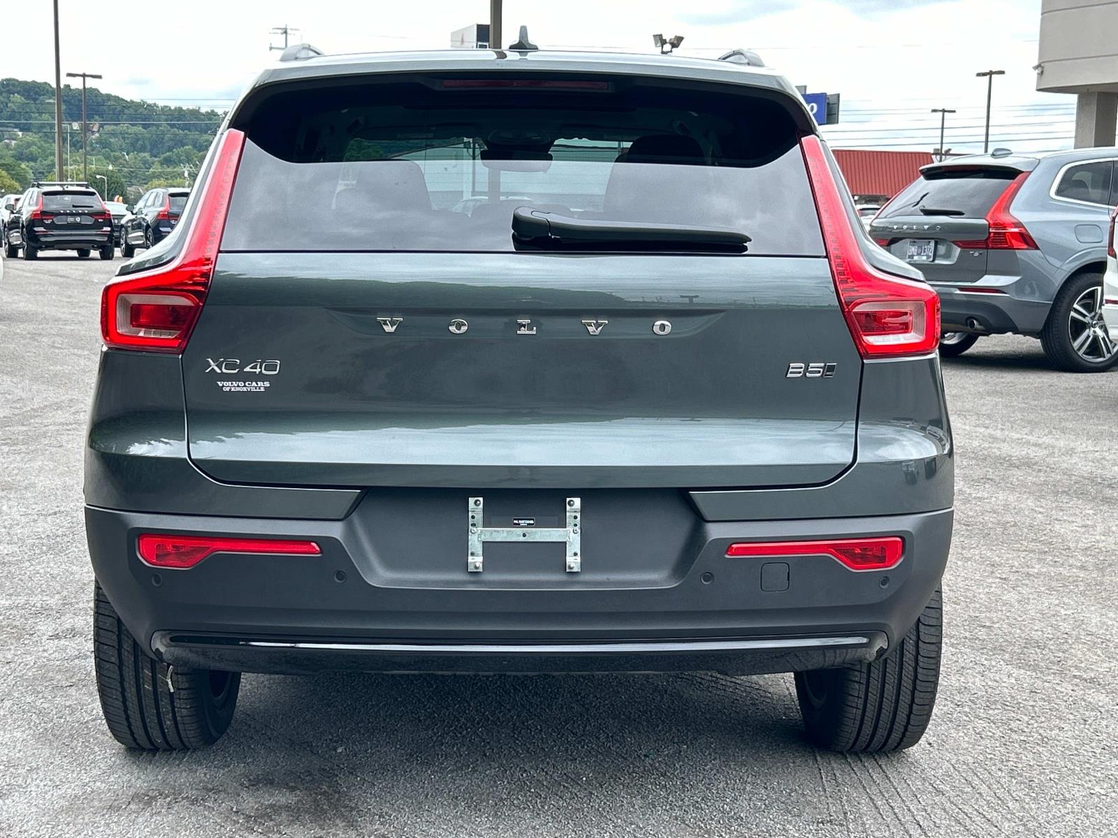 2026 Volvo XC40 Plus AWD photo 4