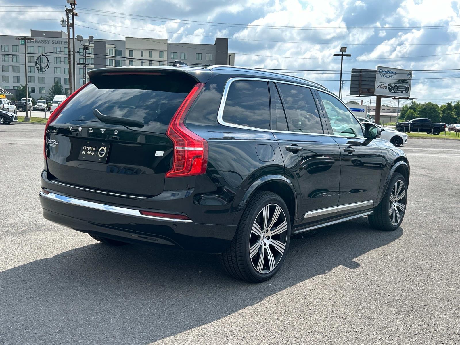 2023 Volvo XC90 Recharge T8 Core photo 3
