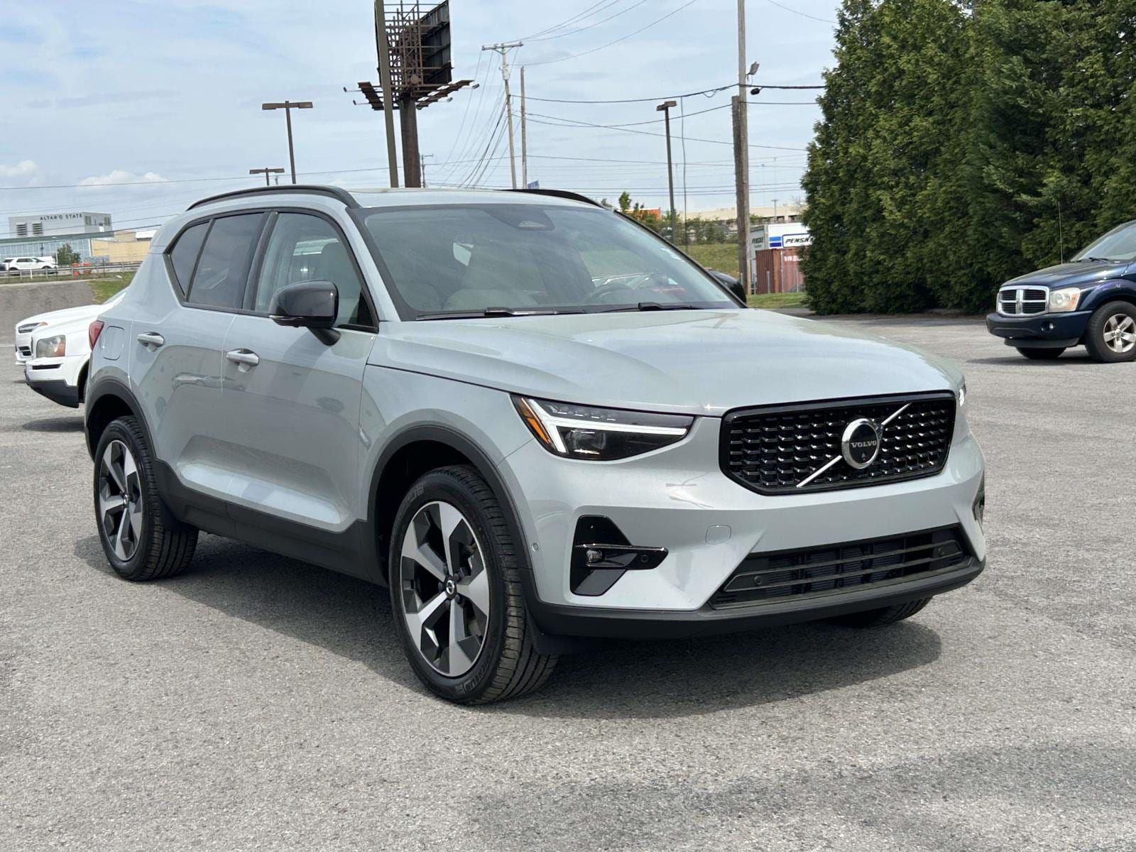 2026 Volvo XC40 SUV 