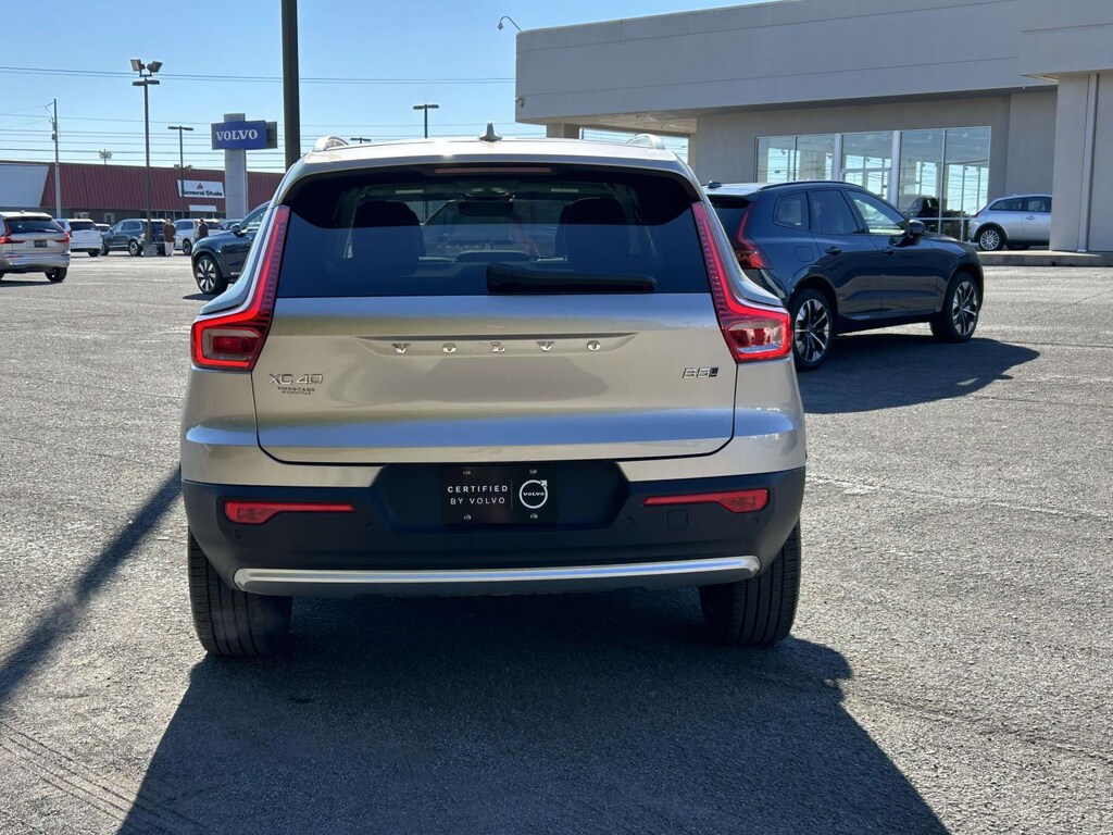 Certified 2023 Volvo XC40 B5 AWD Ultimate Bright Theme Sport Utility