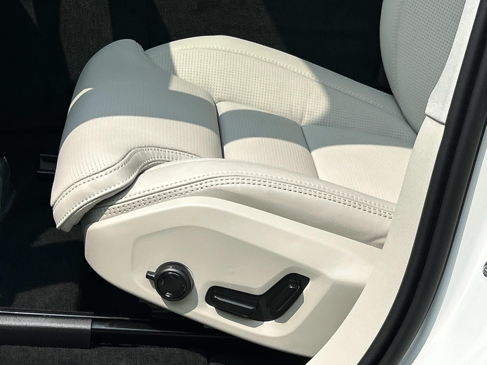2026 Volvo XC90 Ultra - Photo 21