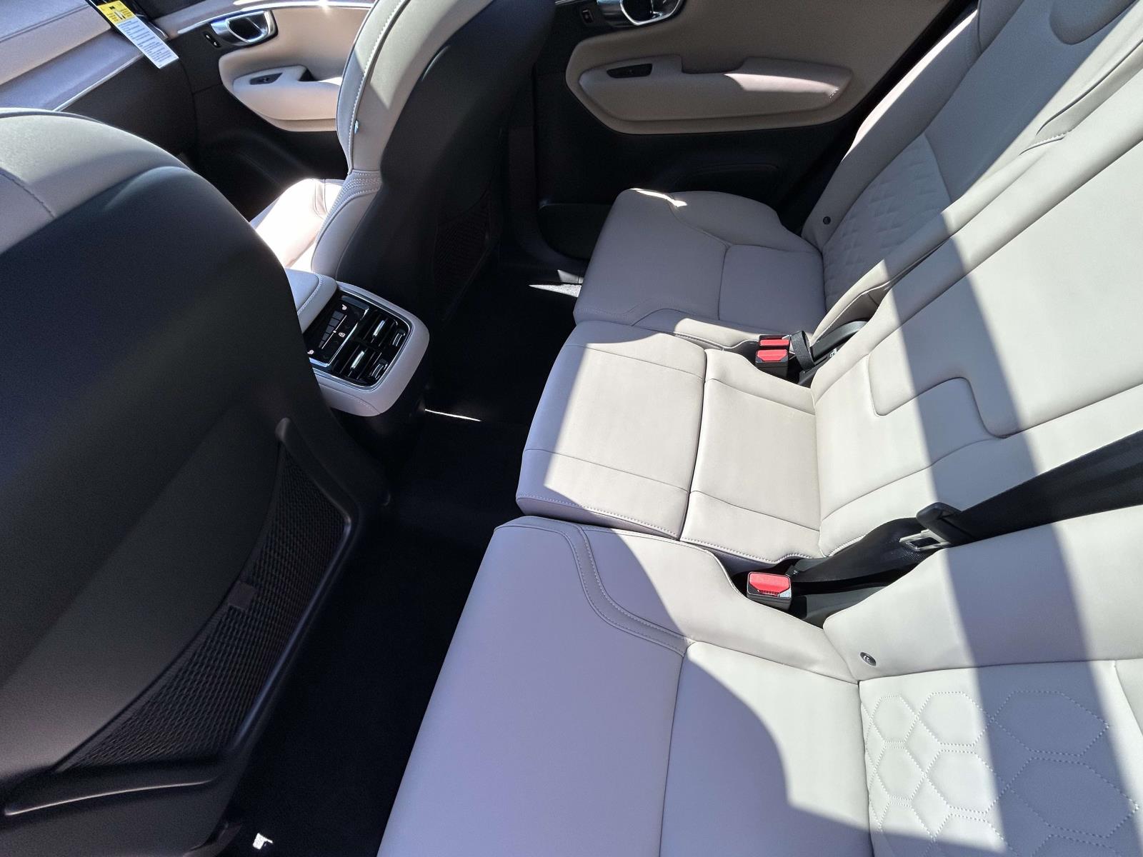 2026 Volvo XC90 Plus - Photo 12