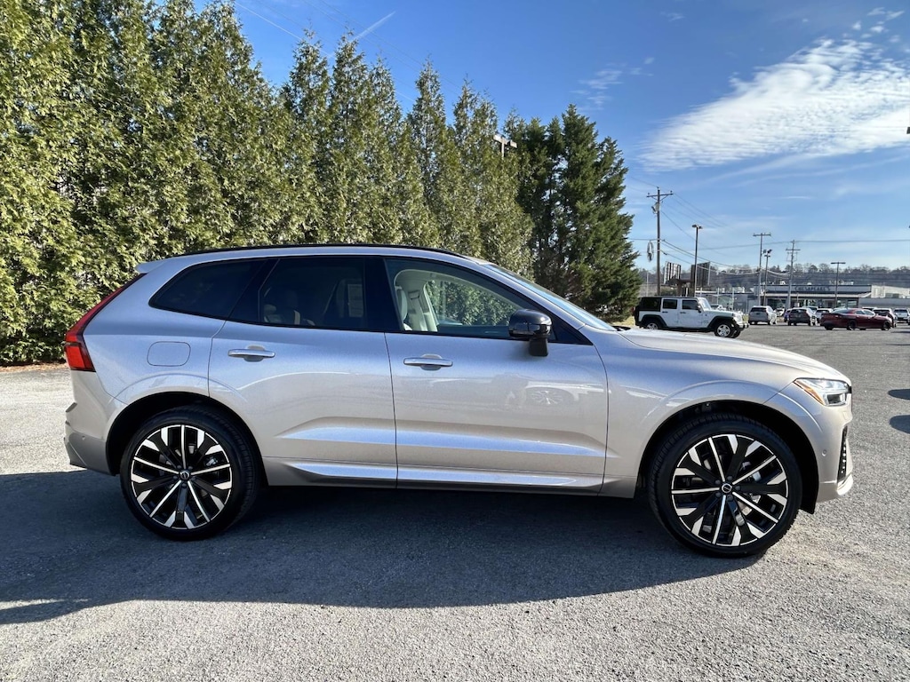 New 2026 Volvo XC60 B5 Ultra SUV
