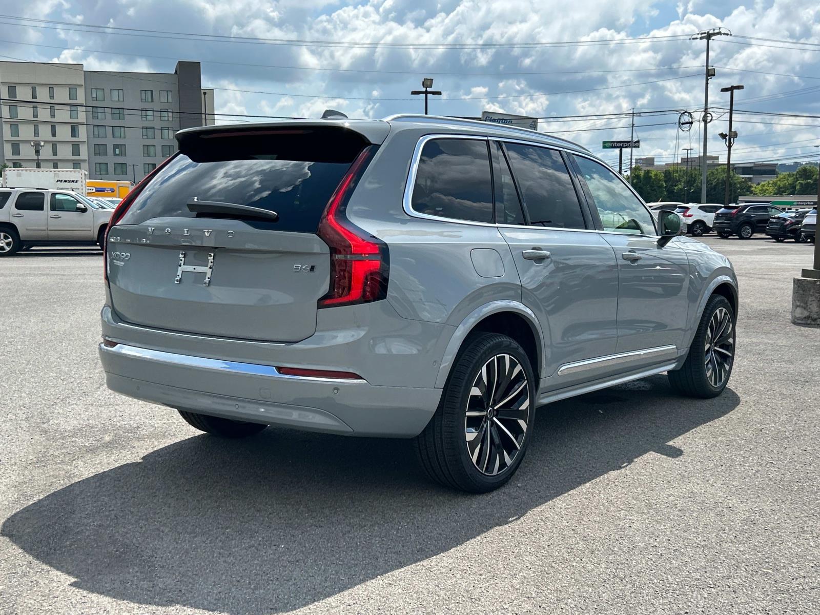 2026 Volvo XC90 Plus AWD photo 3