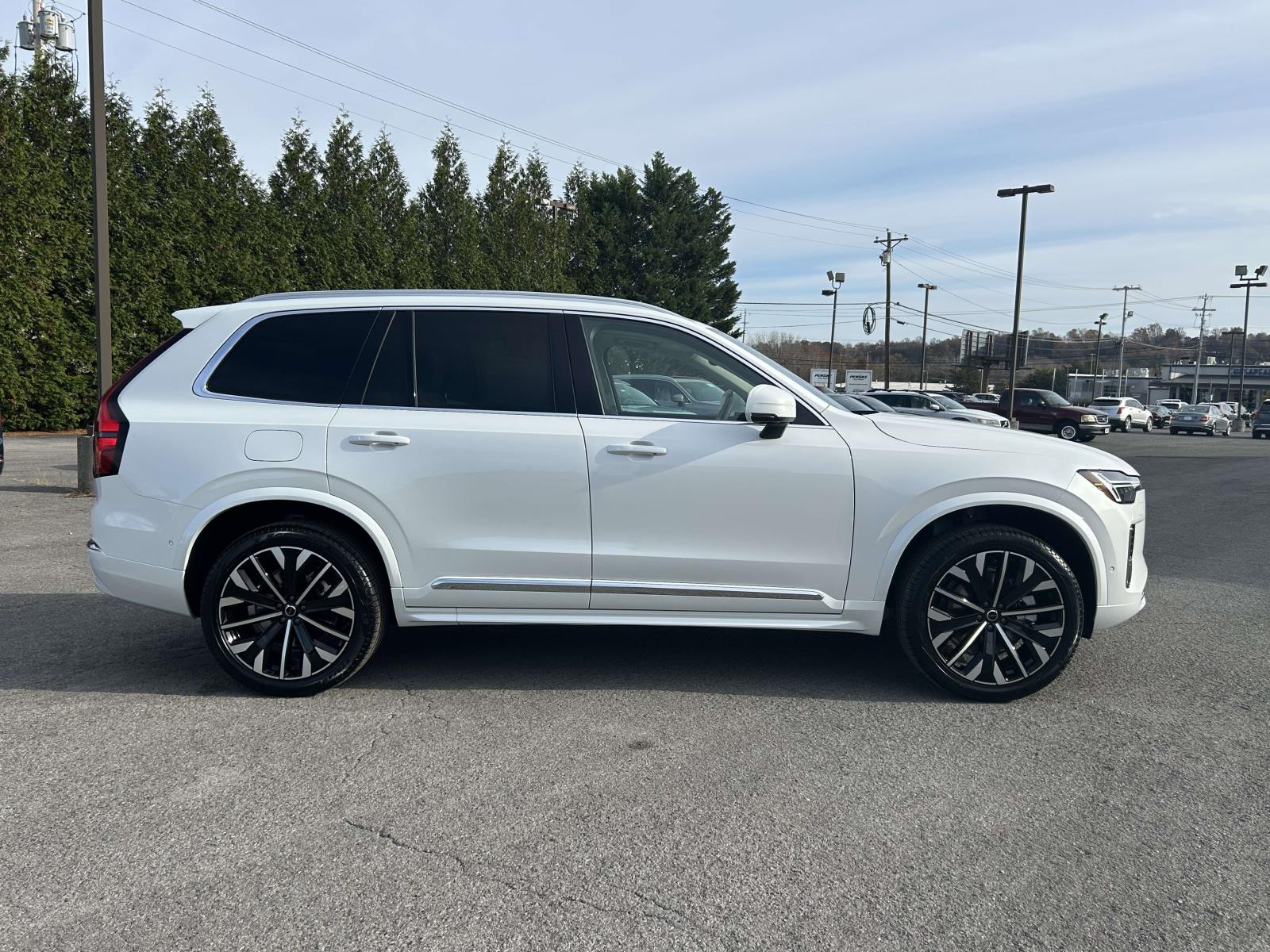 2026 Volvo XC90 Ultra - Photo 2