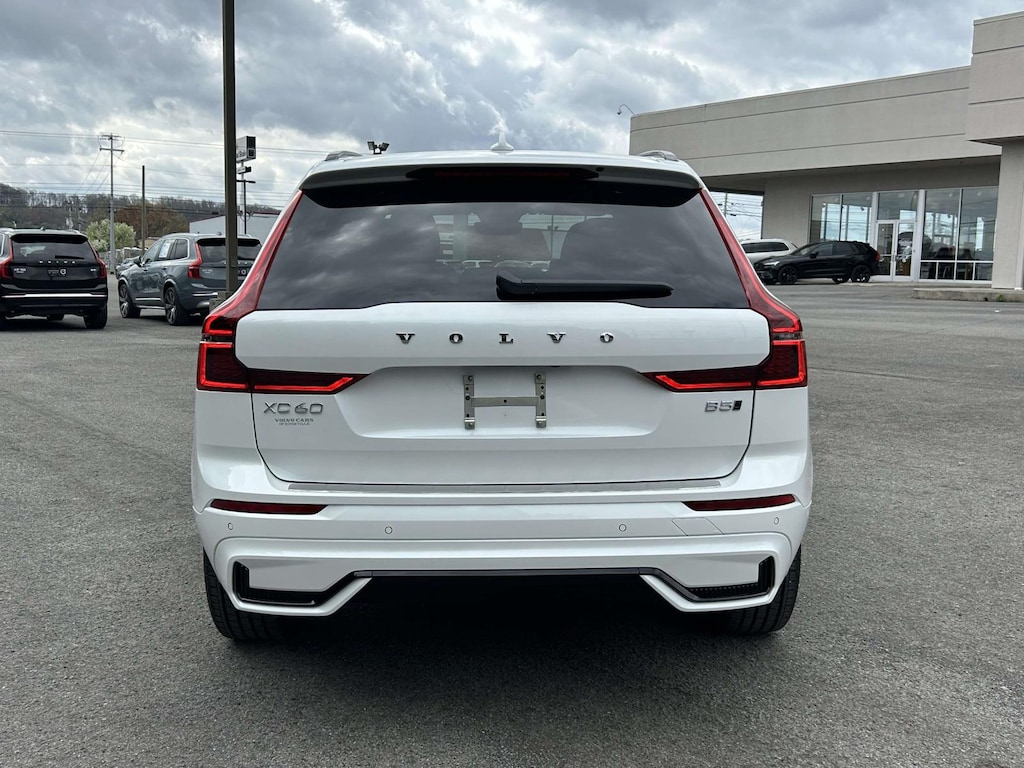 New 2026 Volvo XC60 B5 Plus SUV