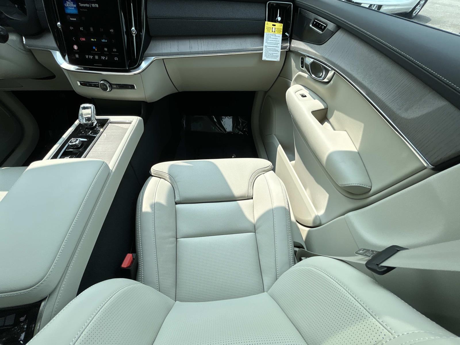 2026 Volvo XC90 Ultra - Photo 15