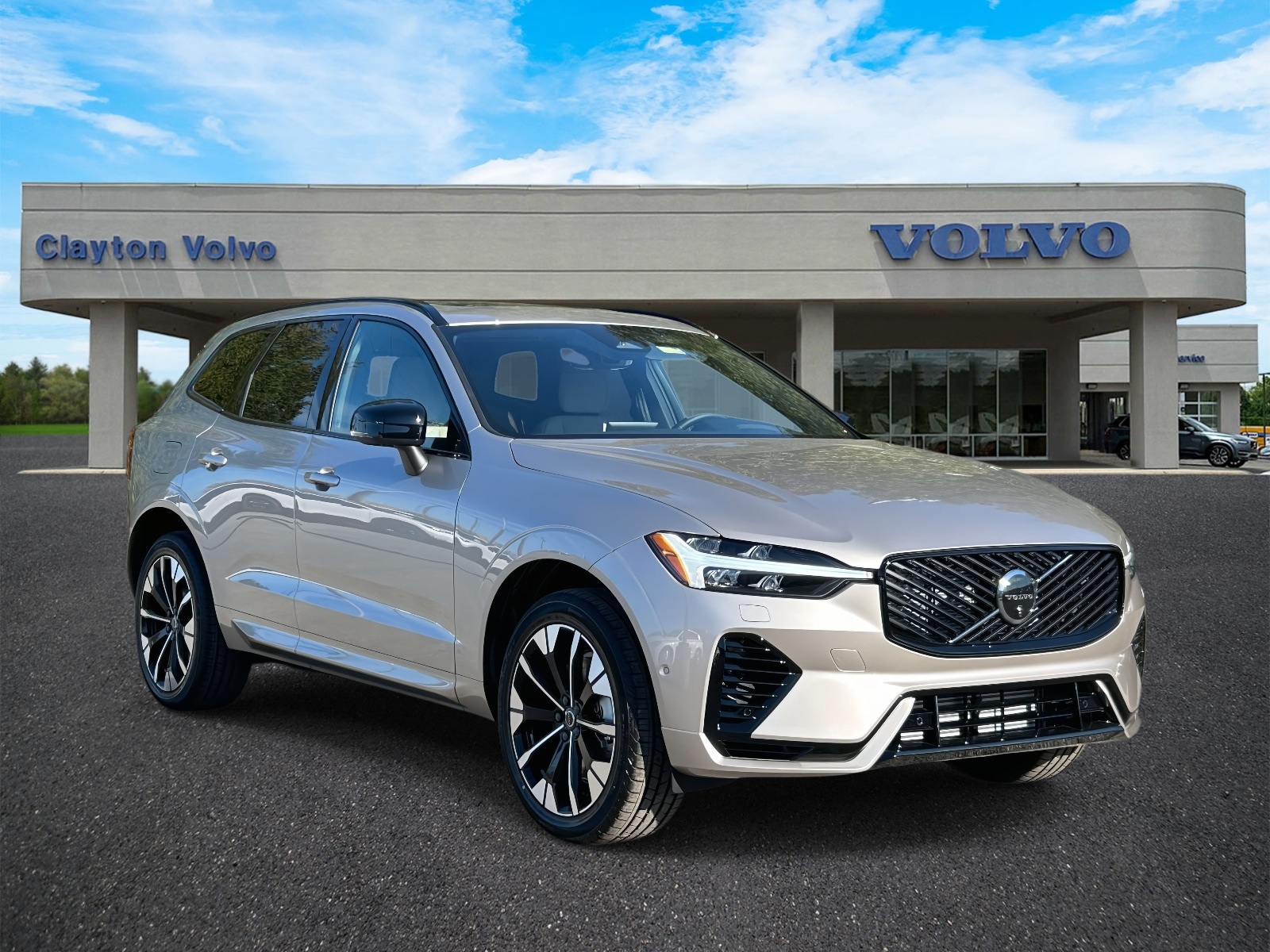 2026 Volvo XC60 Plus's photo