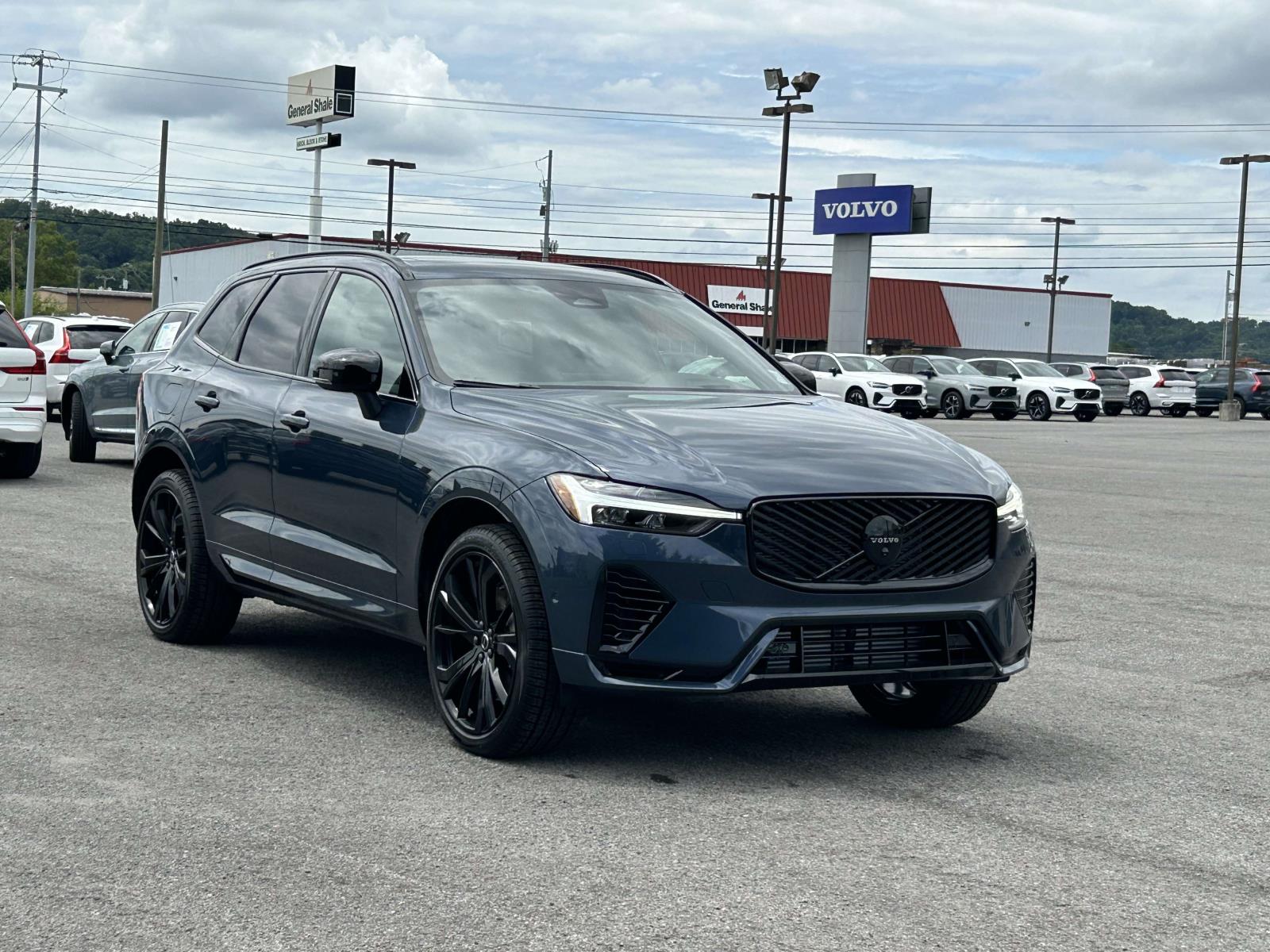 New 2026 Volvo XC60 plug-in hybrid T8 Ultra Black Edition