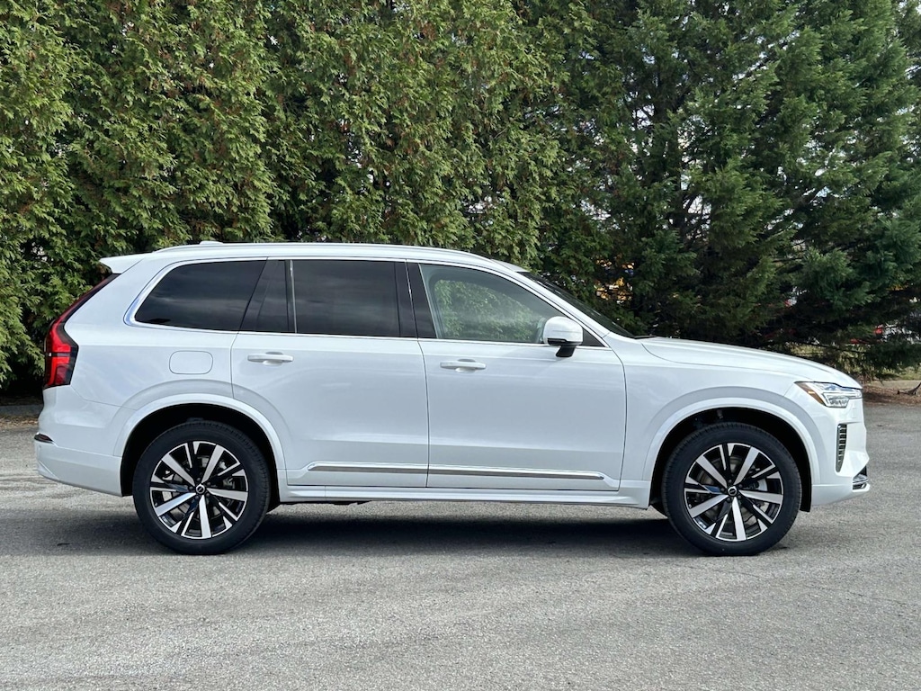 New 2026 Volvo XC90 B5 Core SUV