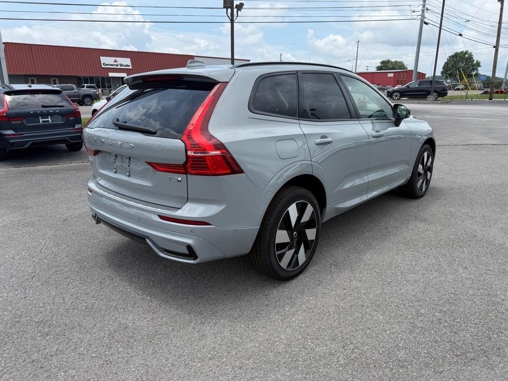 2025 Volvo XC60 Plus T8 photo 3