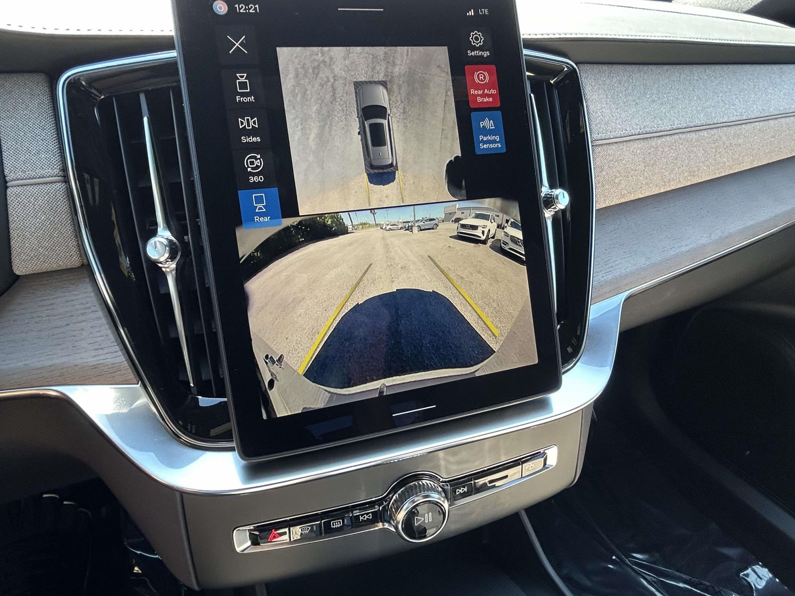2026 Volvo XC90 Plus - Photo 26