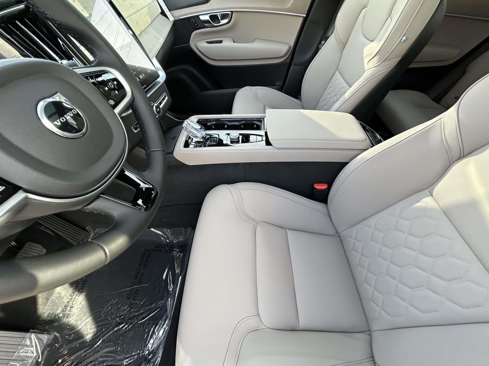 2026 Volvo XC90 Plus - Photo 12