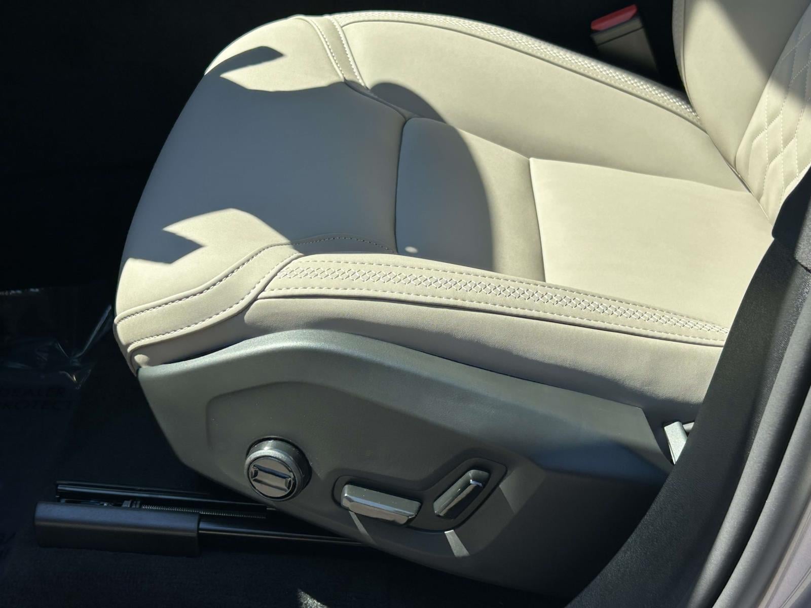 2026 Volvo XC90 Plus - Photo 20