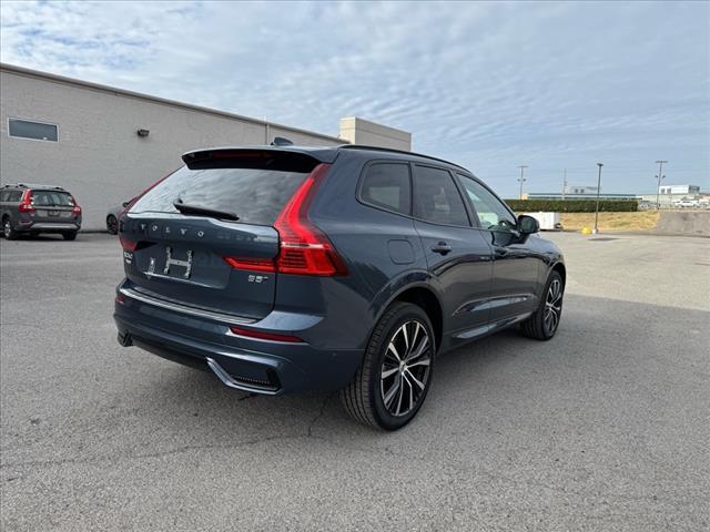 2025 Volvo XC60 Plus B5 photo 3