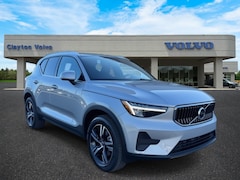 2025 Volvo XC40 Core SUV