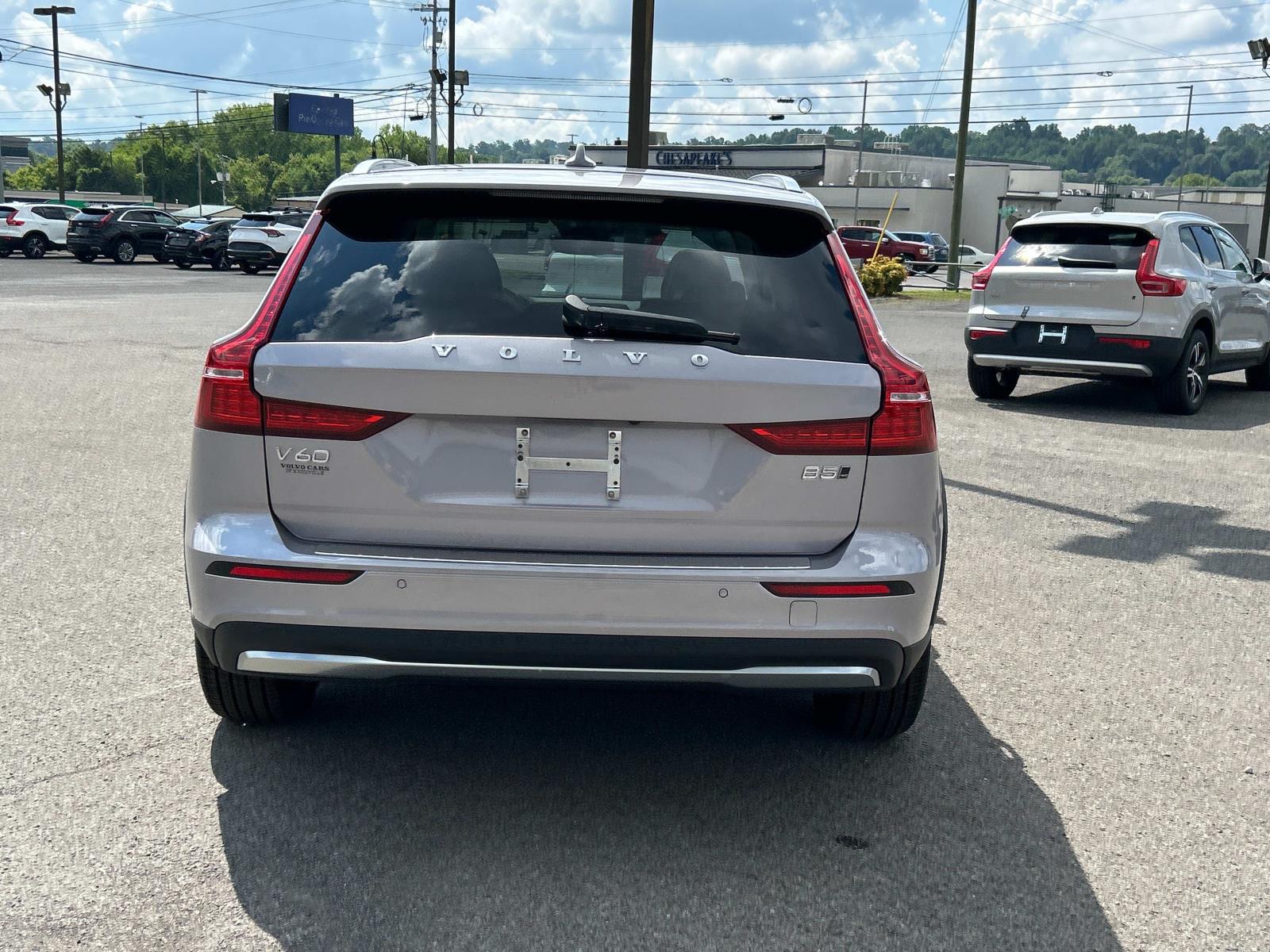 2026 Volvo V60 Cross Country Plus B5 AWD photo 3