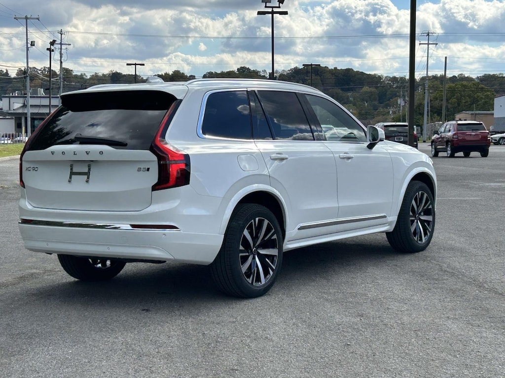 New 2026 Volvo XC90 B5 Core SUV