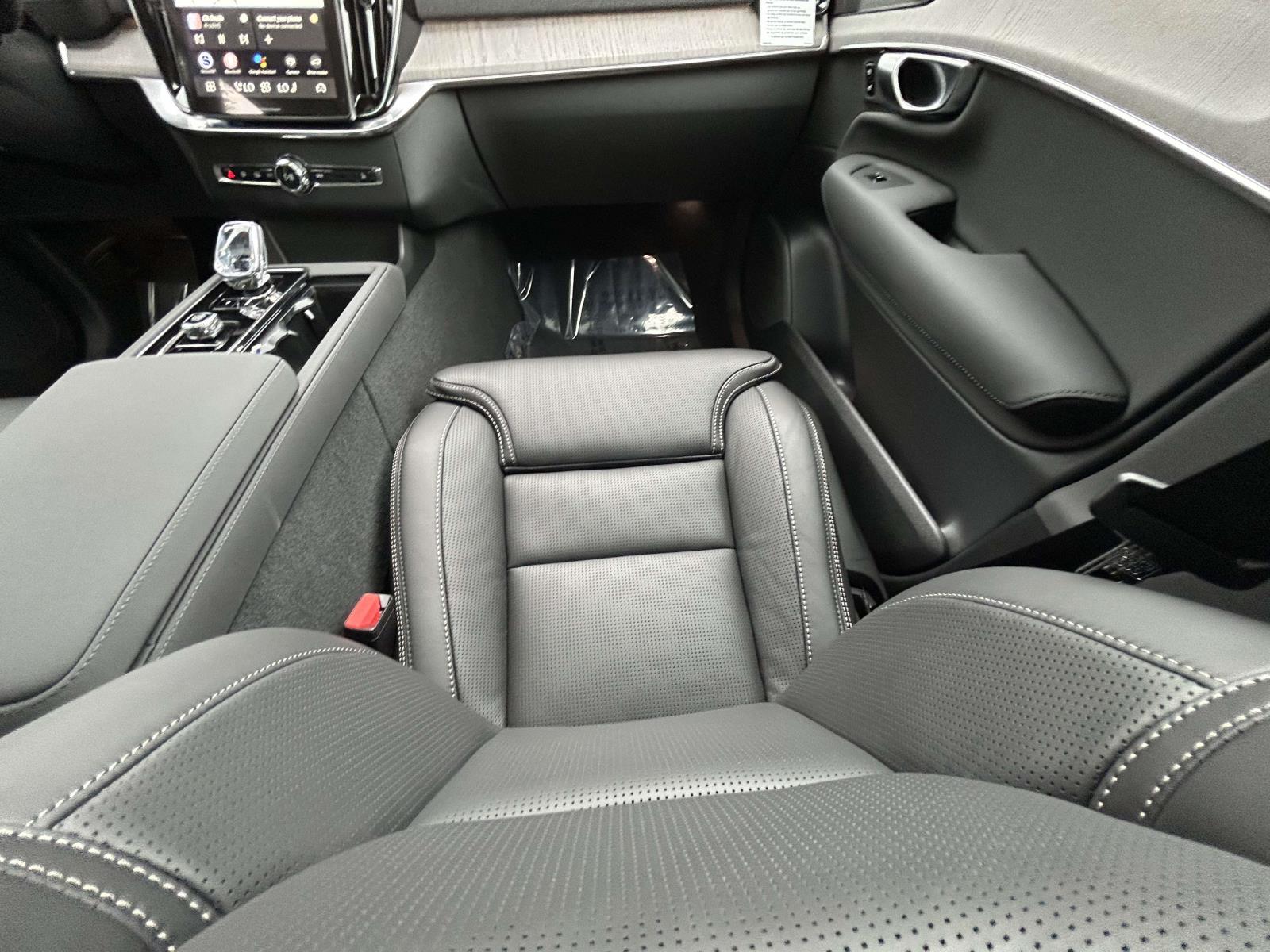 2026 Volvo XC90 Ultra - Photo 15